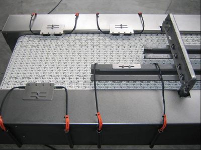 Exampe: Conveyer belt with product pick up and part monitoring