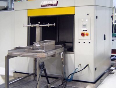 Clean-o-Mat PF 100 mit Beladerampe, Produktaufnahme und zusätzlicher Spritzpistole