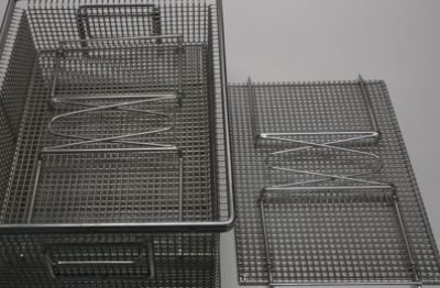 Höhenverstellbarer Verschlussdeckel aus Edelstahl passend zum Kleinteilekorb 85300