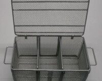 Kleinteilekorb aus Edelstahl mit Unterteilung, 400 x 200 x 170 mm, Maschenweite 6 mm