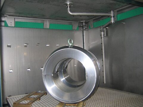 Interior view of PF 150 front loader with drive bearing and guided nozzle pipe system