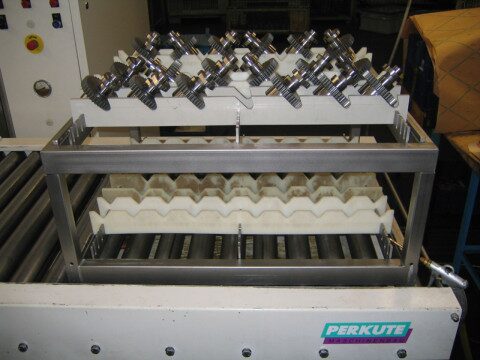 Nozzle tube system of the FR 70 front loader for degreasing workpieces