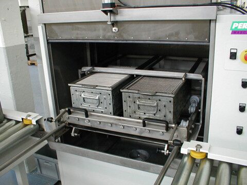 FR 90 front loader with shepherd boxes inserted in the drum unit